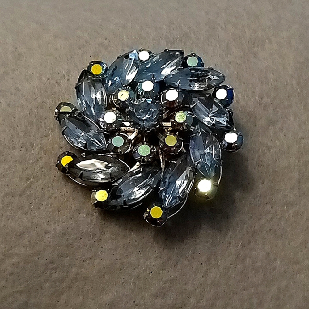 💙Blue prong set vintage brooch pin💙